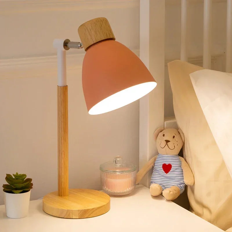 Luminária de Mesa LED com Cabeça Giratória em Madeira – Design Moderno para Quarto, Sala e Escritório