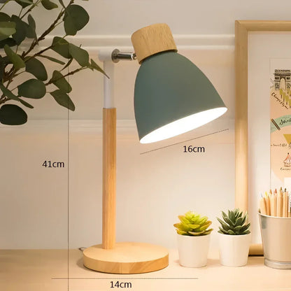 Luminária de Mesa LED com Cabeça Giratória em Madeira – Design Moderno para Quarto, Sala e Escritório